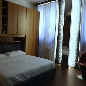 https://5min-walk-from-duomo-loft-apartment-100m2.it-lombardy.com